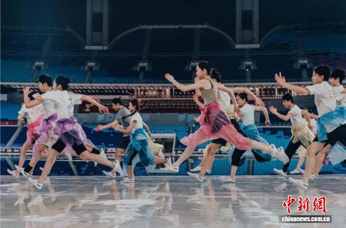 十五运会开幕式进入最后彩排 青春与拼搏共绘精