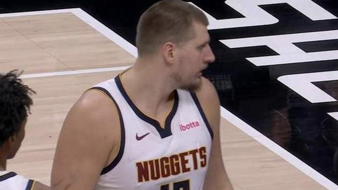 掘金轻取残阵勇士 穆迪重伤成小球时代牺牲品