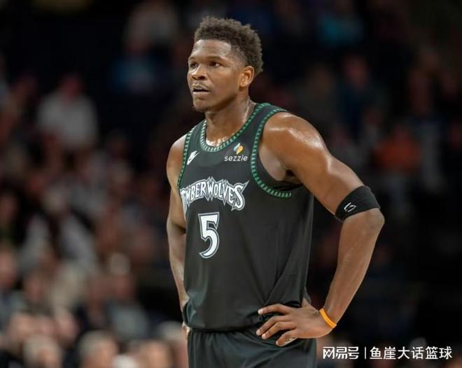 76人逆转森林狼，恩比德爆发乌布雷制胜三分