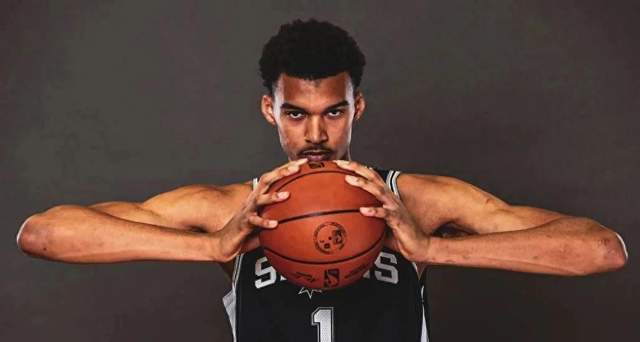 维克托·文班亚马三连盖帽王：防守史被改写