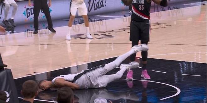 文班亚马头部着地脑震荡缺席至少一周 马刺季后